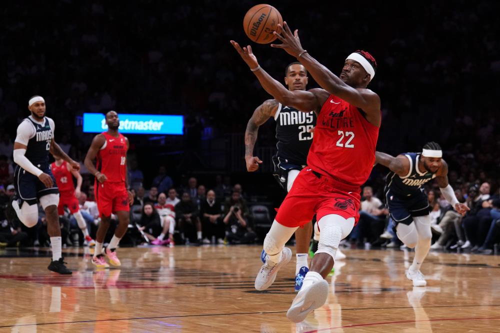 他在左路晃 他在左路晃