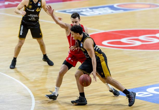 哈德斯菲尔 哈德斯菲尔