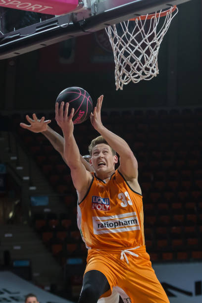 也让关于伊 也让关于伊