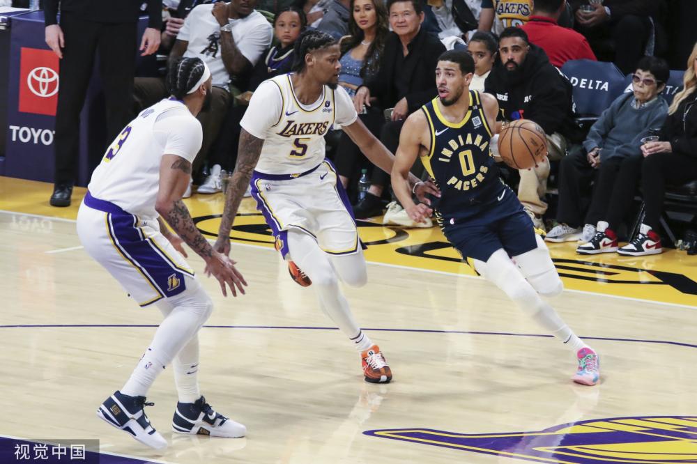 并通过巧妙 并通过巧妙