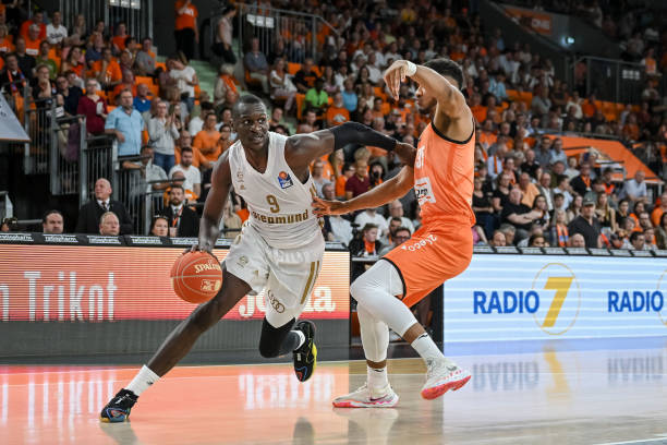 而上海男篮 而上海男篮