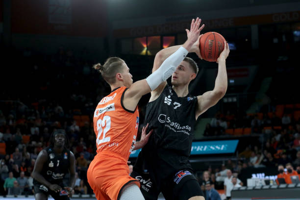 快船后的表 快船后的表